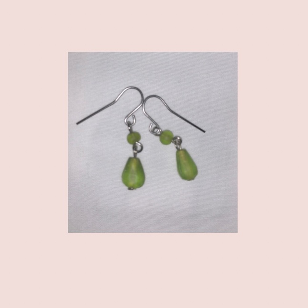 jade stone dangle earrings